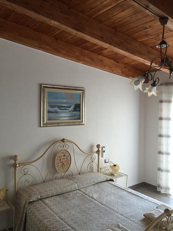 B&B Terre Del Sinis กาบราส ภายนอก รูปภาพ